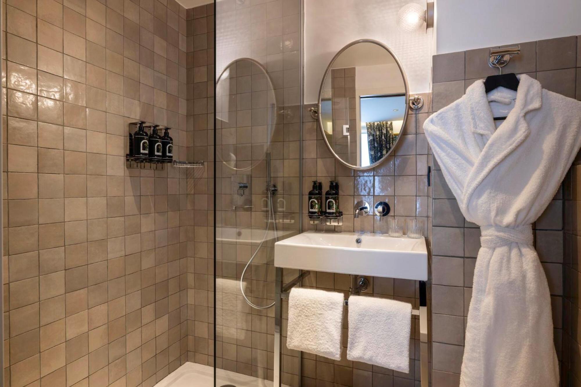 Hotel Ginette A La Folie & Spa Paris Ngoại thất bức ảnh
