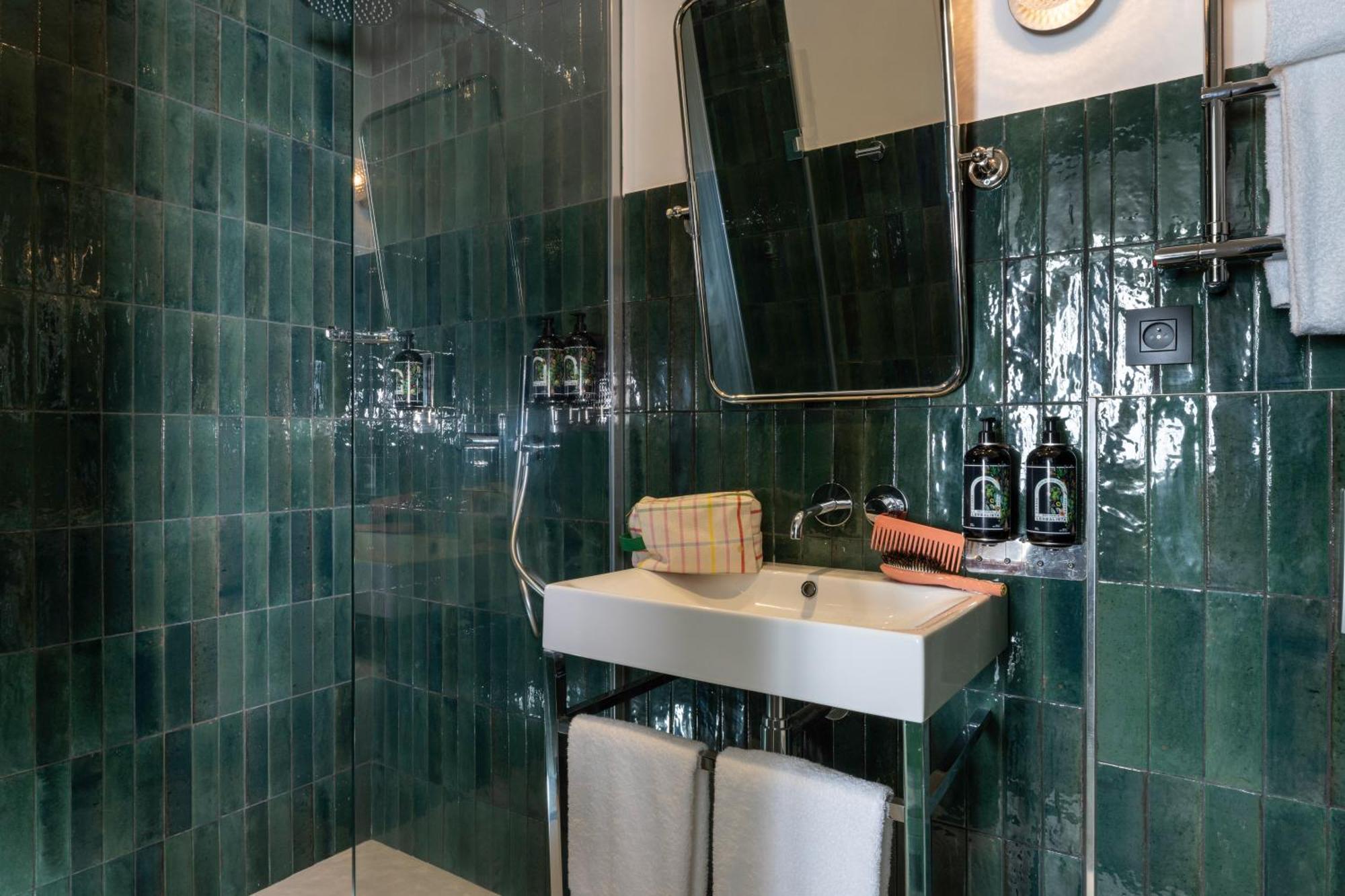 Hotel Ginette A La Folie & Spa Paris Ngoại thất bức ảnh