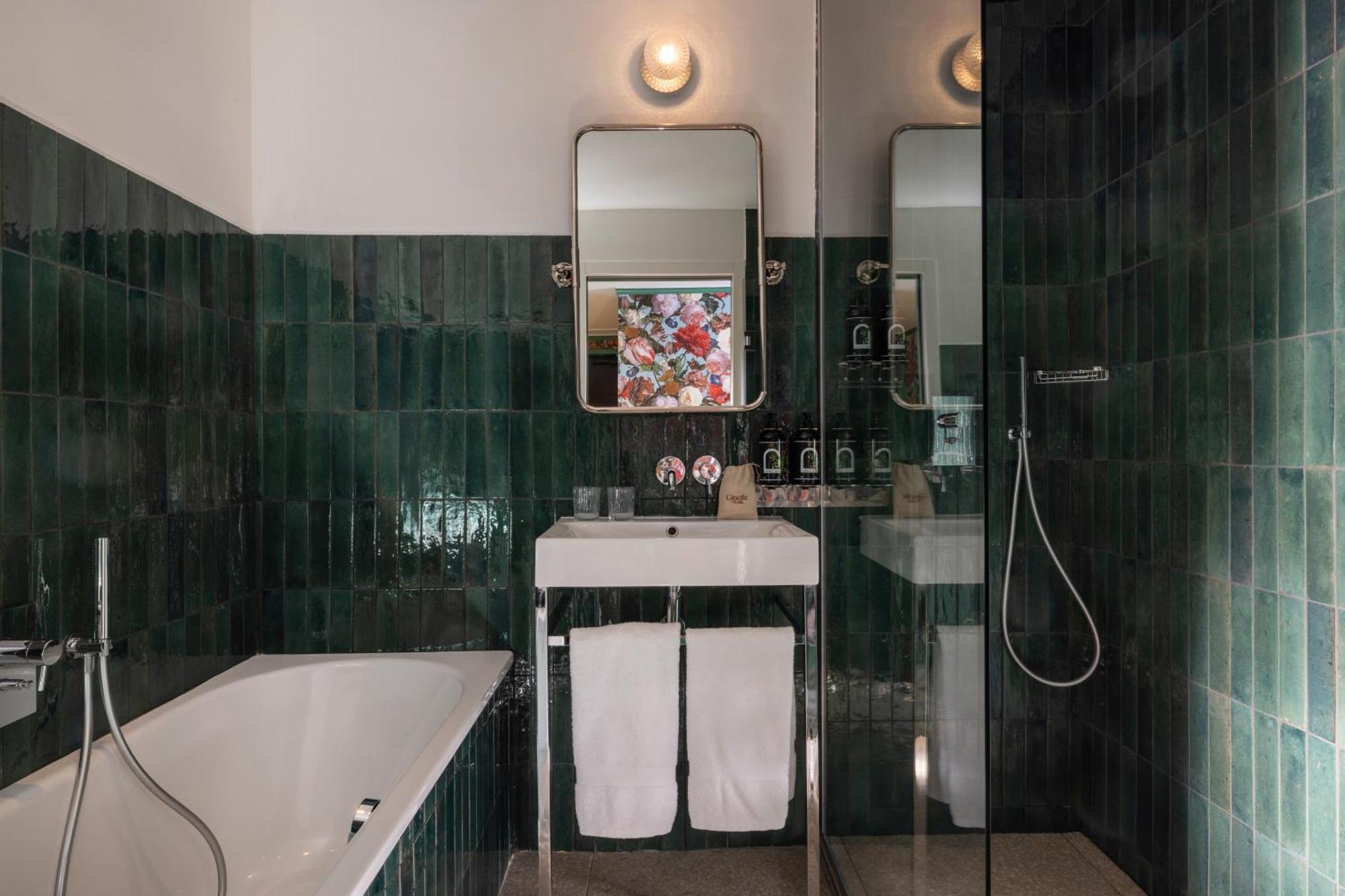Hotel Ginette A La Folie & Spa Paris Ngoại thất bức ảnh