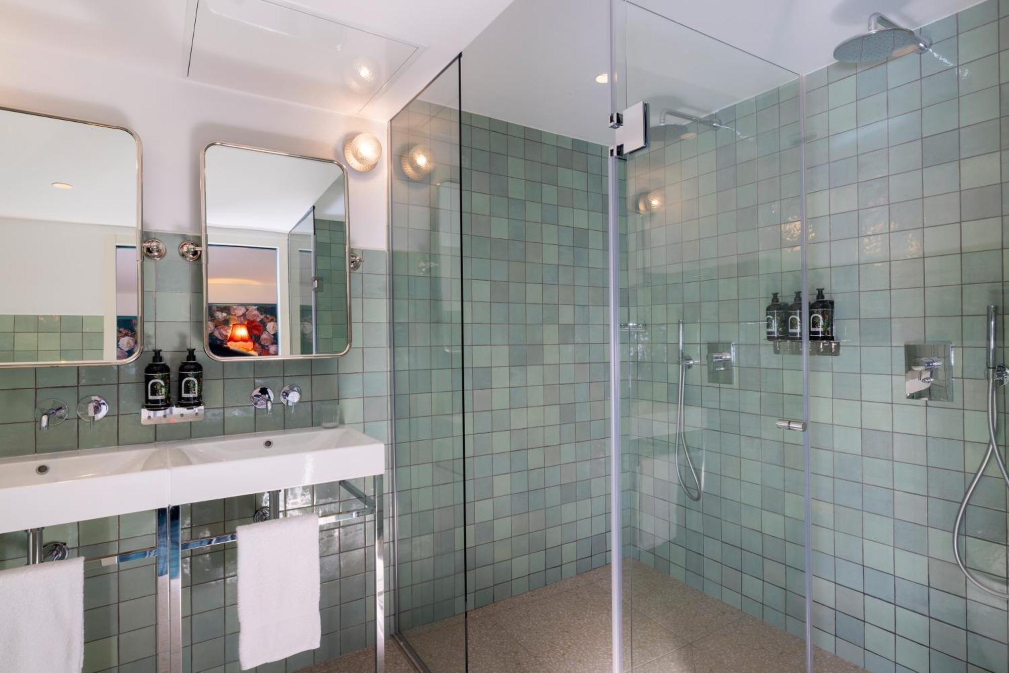 Hotel Ginette A La Folie & Spa Paris Ngoại thất bức ảnh